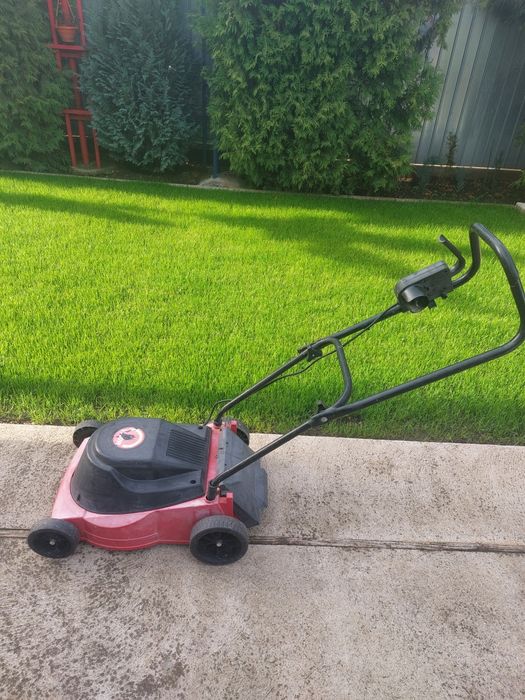 Masina electrica de tuns iarba