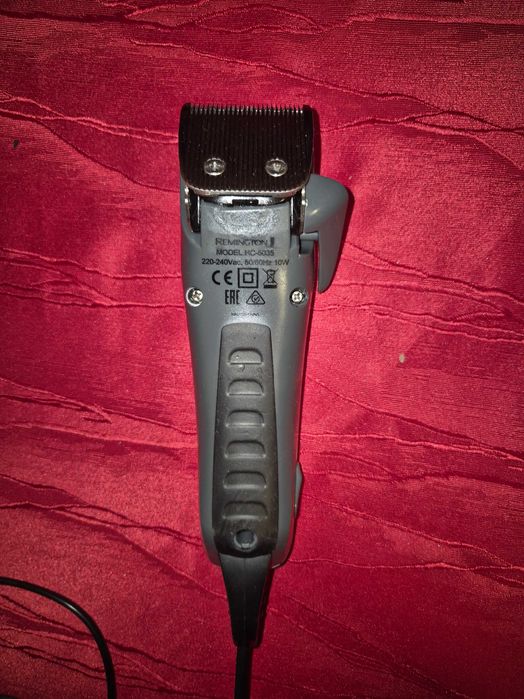 Aparat de tuns REMINGTON Colour Cut HC5035 retea 1.5-25 mm gri-alb