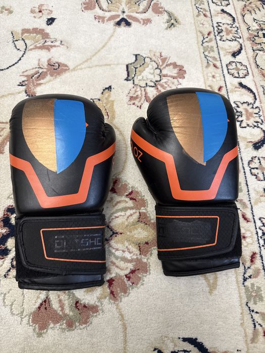 Продам кожаные боксерские перчатки