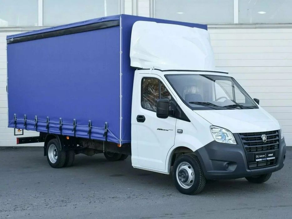 Грузчик и газель