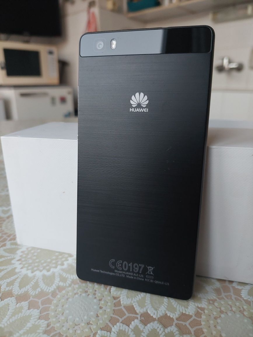 Безупречен, малко ползван "HUAWEI P8 lite" си търси собственик
