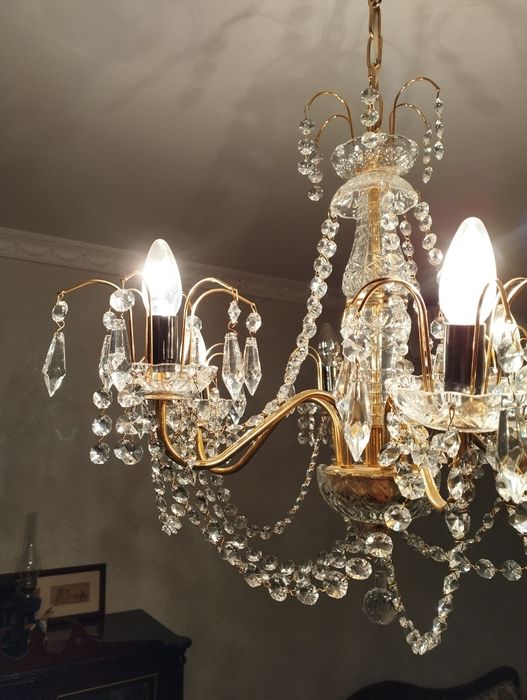 Хрустальная люстра