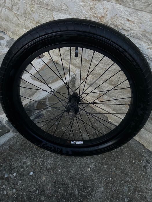 Bmx kink custom se poate vinde si pe piese