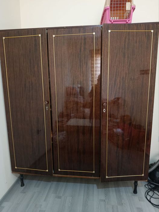 Продам шкаф в хорошем состоянии