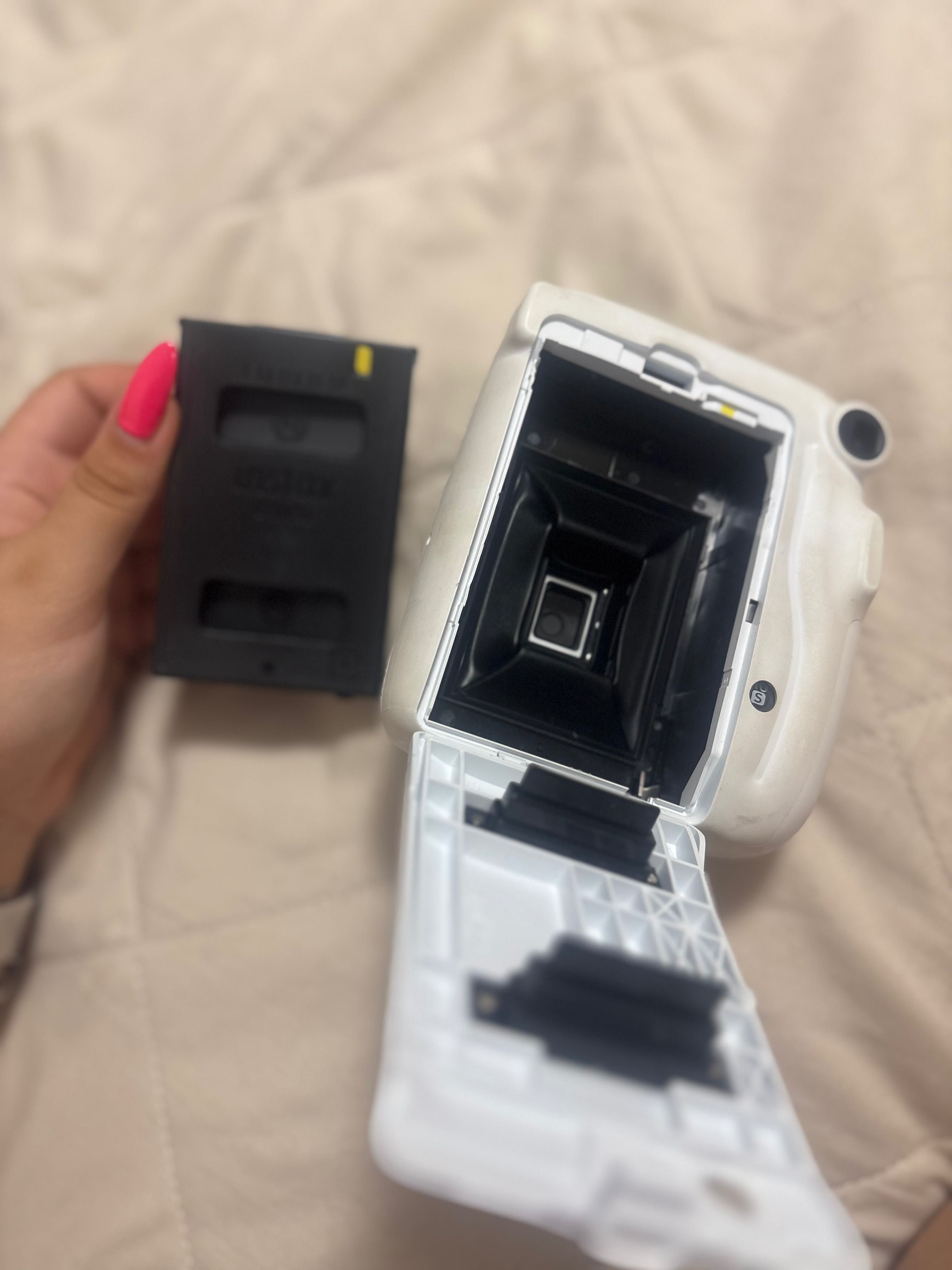Фотоапарат за моменти снимки/ Instax mini 11 бял