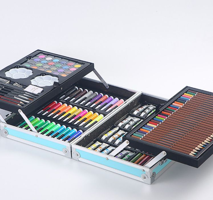 Творчески комплект за рисуване с изключително разнообразие от цветове