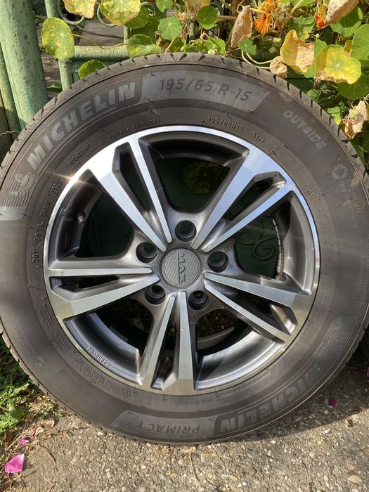 Vând 4 jante cu cauciucuri de vara Michelin