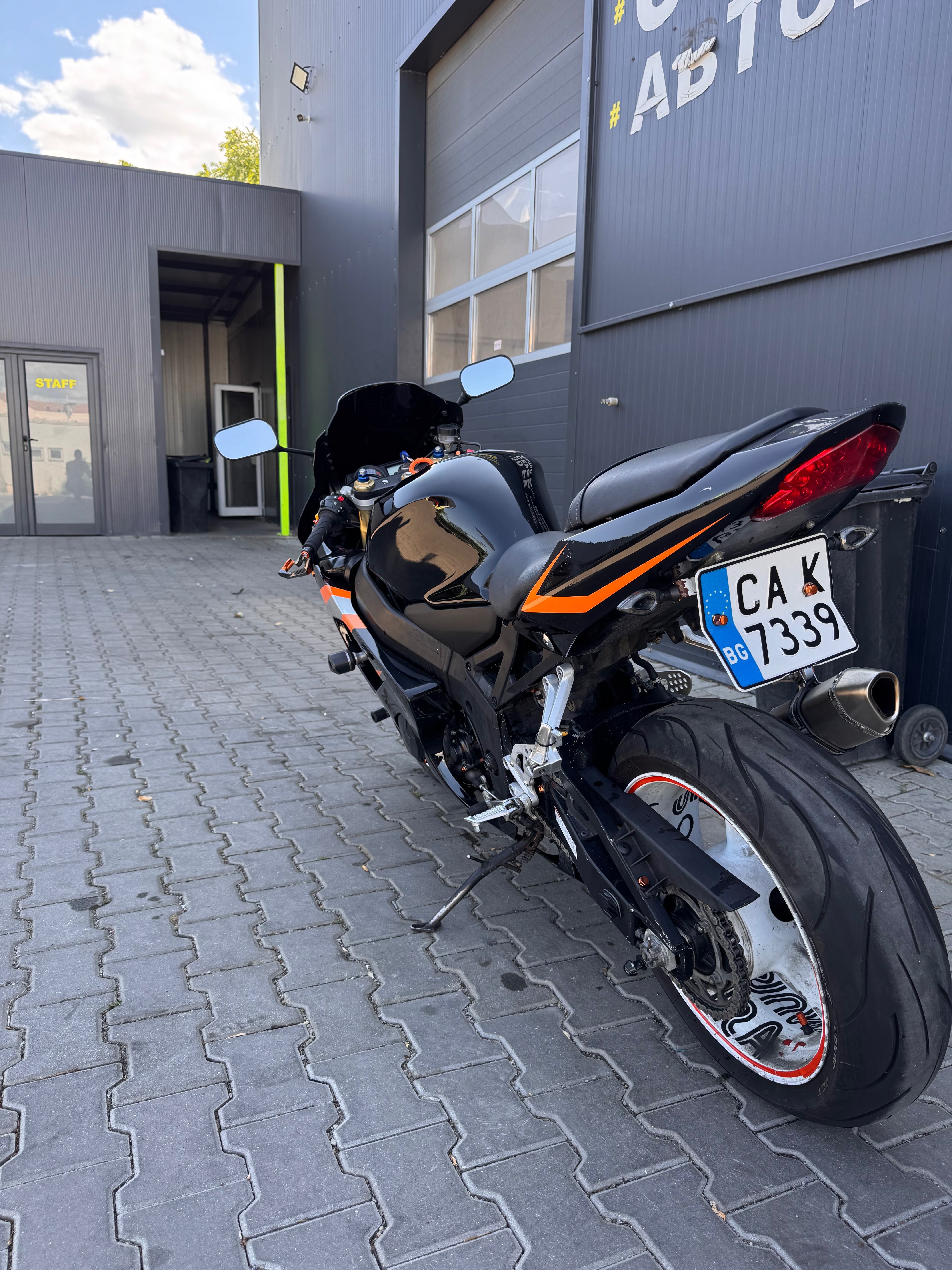 Продавам Suzuki GSX-R 600