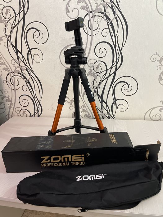 Продам Напольный штатив Zomei Q111