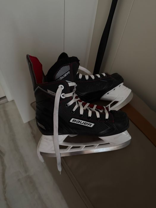 Продам коньки bauer