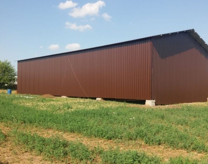 Vand hale metalice si ferme metalice