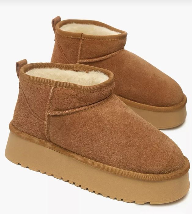 Угги зимние 39 размер, как на фото почти новые !