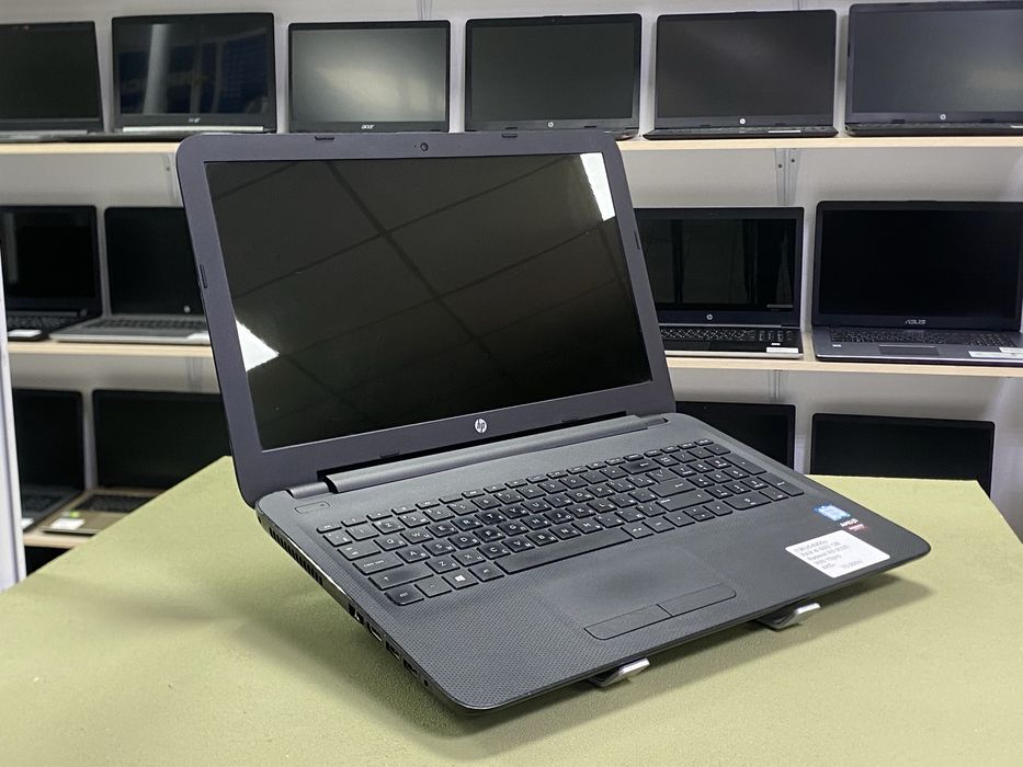 Ноутбук HP i5-6200U / 4GB / SSD 128GB / R5 M330 / акб не держит