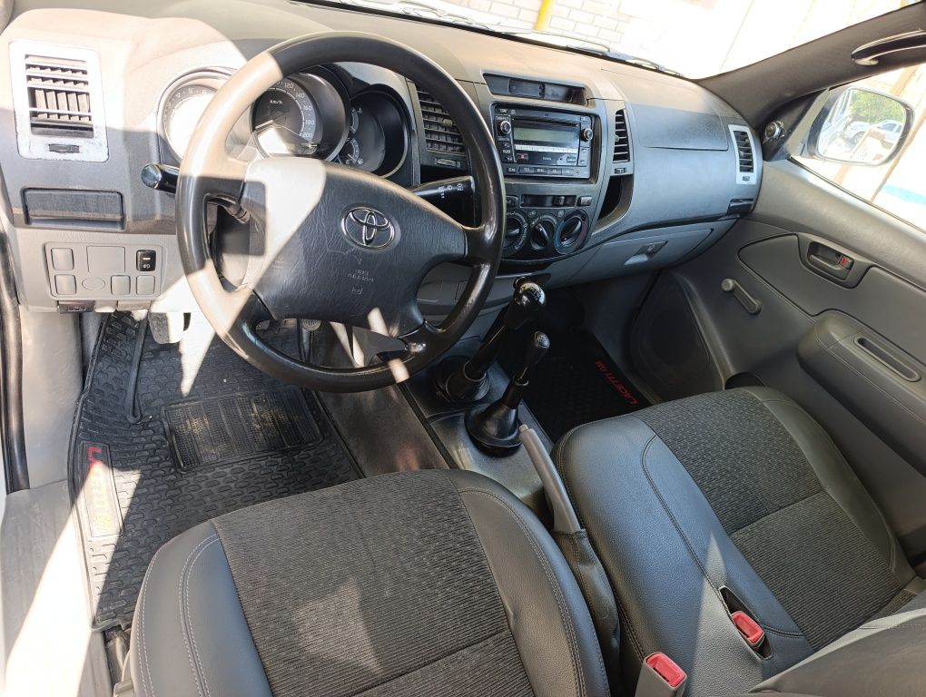 Toyota Hilux сотилади