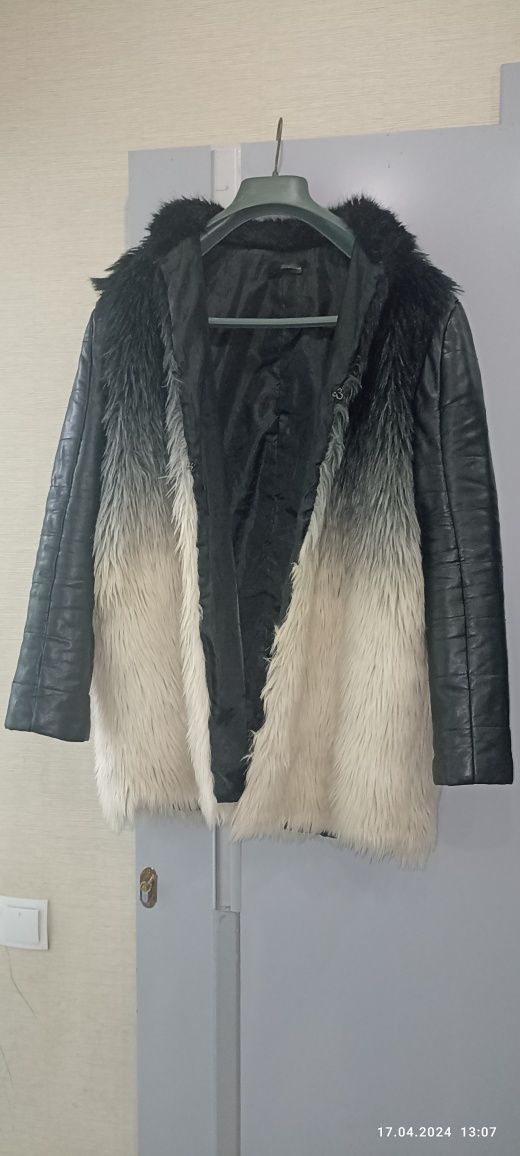 Куртка-жилетка с искусственным мехом и экокожей