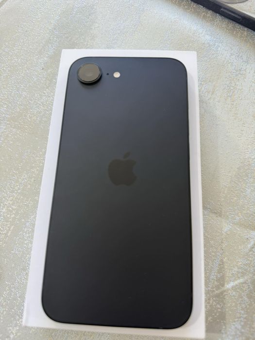 iPhone 16e 256 gb с гаранция