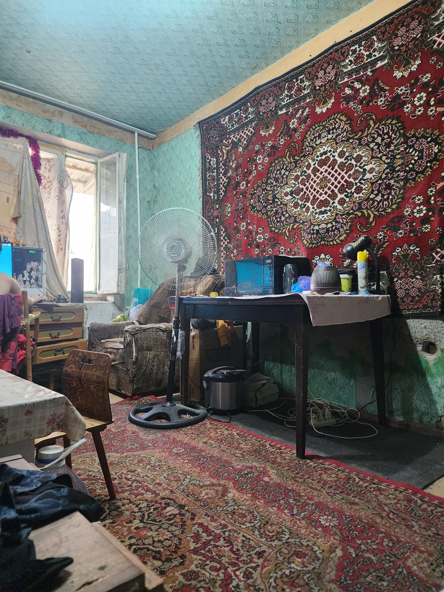 Срочно продается 2х комнатная квартира в районе саттепо,на 4 этаже,
