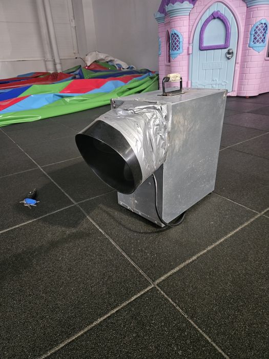 Vând Topogan Gonflabil cu turbosuflantă !