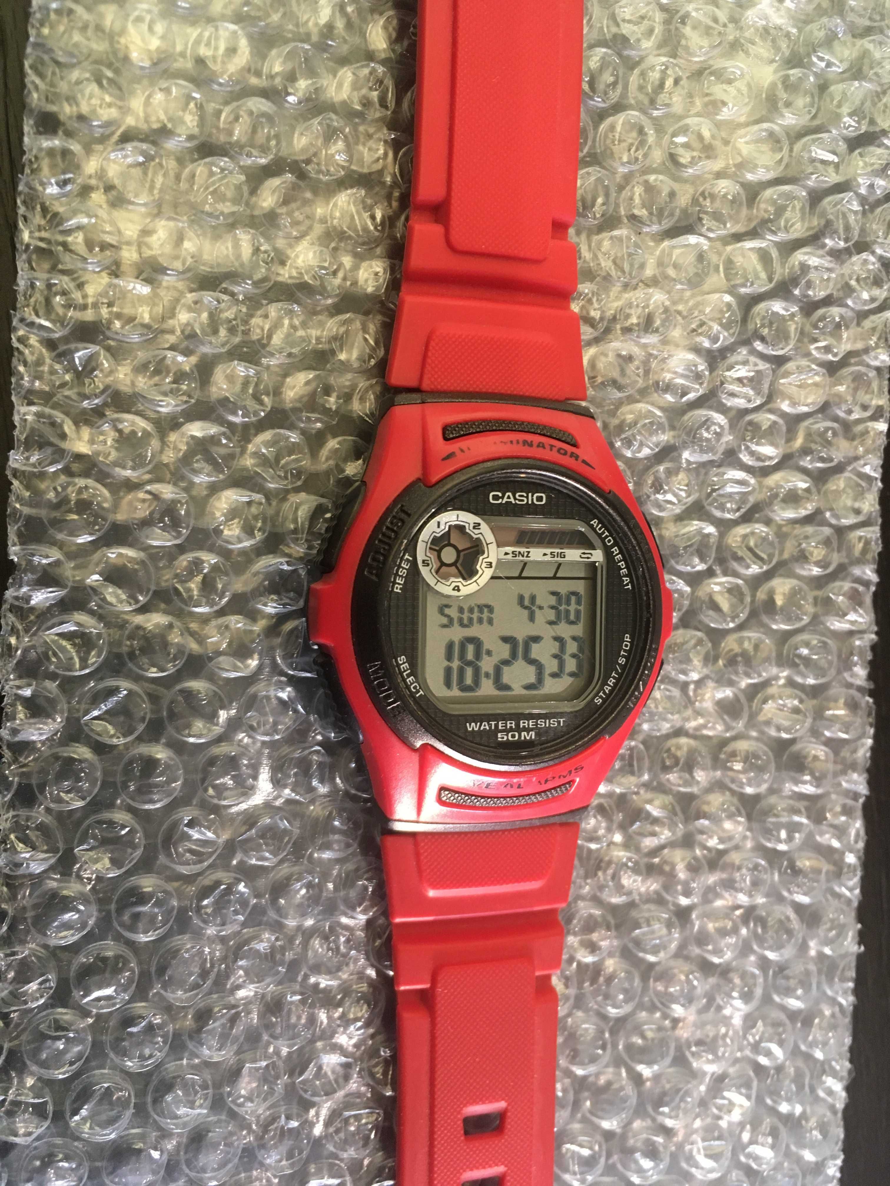 детски часовник CASIO W-213 водоустойчив до 5 бара