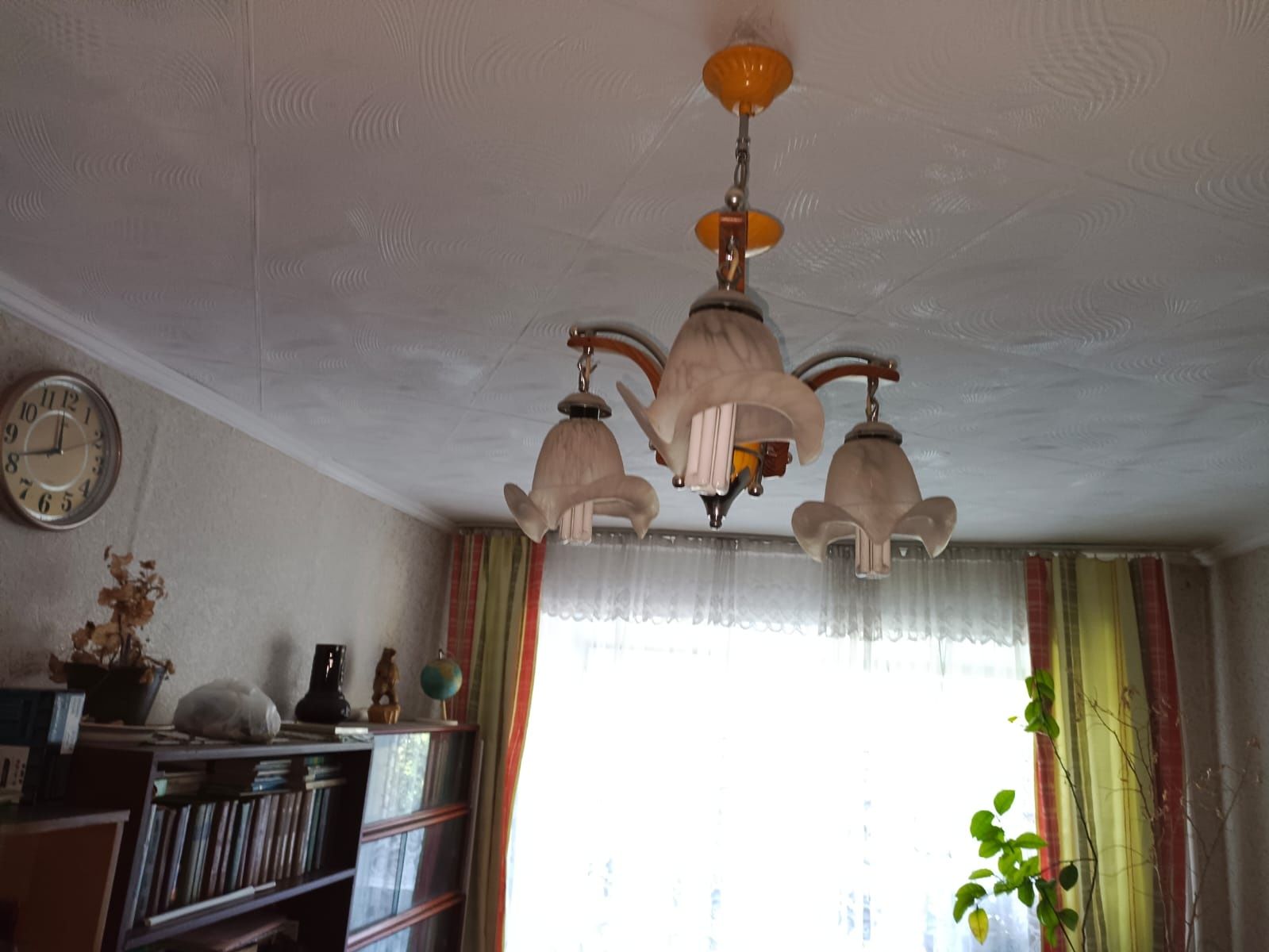 Продается люстра