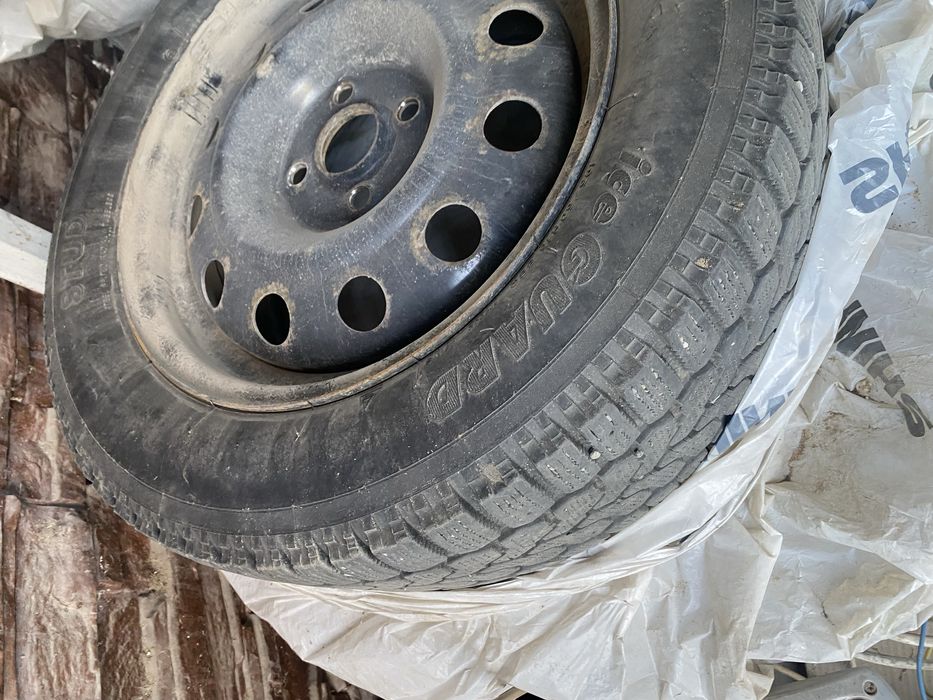 Резина зимняя продам