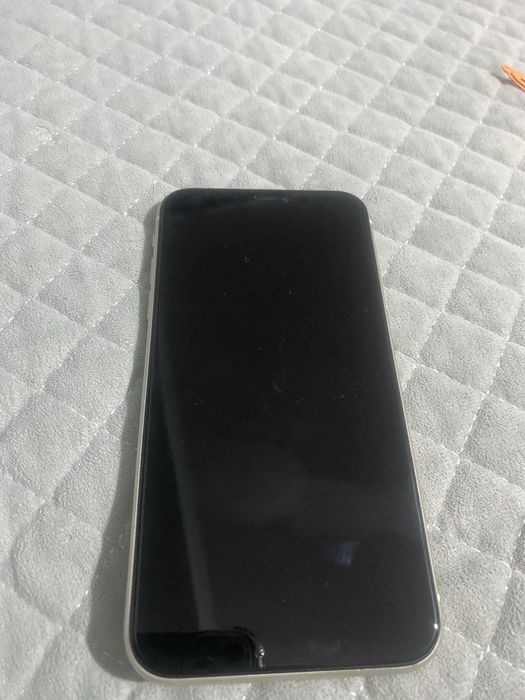 Iphone 11 в хорошем сост.