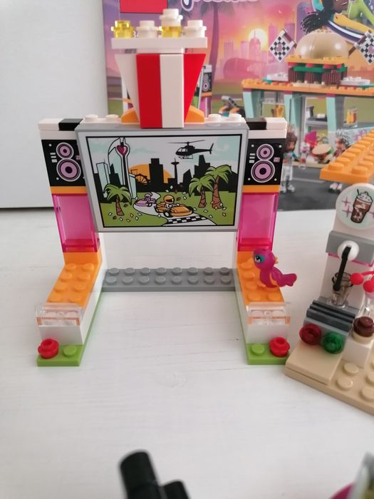 Lego Friends 41349 Дрифт вечеря