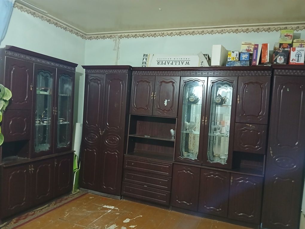 Mehmonxona mebeli sotiladi