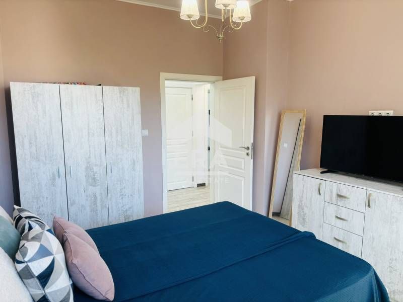 Дава се под наем Тристаен апартамент в Варна, Център - 90 кв.м за 665 € - Снимка #8