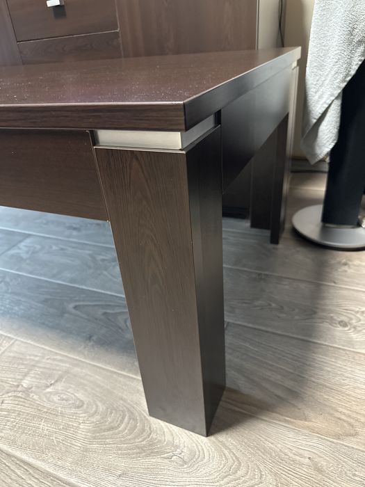 Бюро, скрин и холна маса