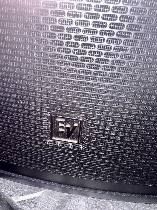 Продавам нови тонколони марка Electro-Voice серията EKX15