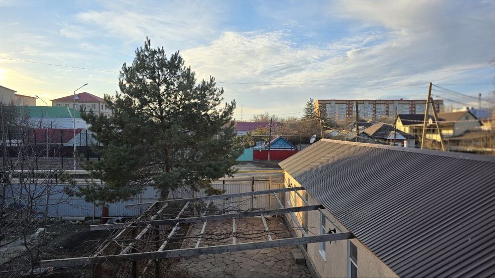 Продам 2-х этажный коттедж, два крыла