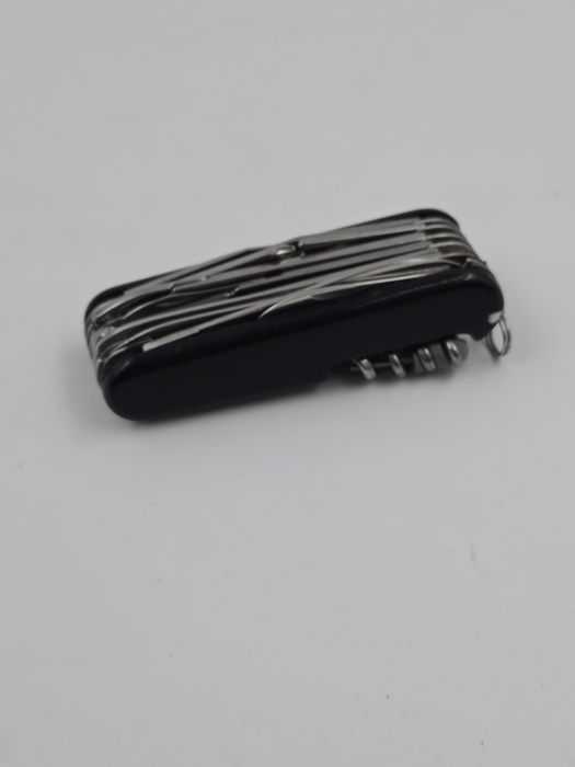 Briceag multifuncțional