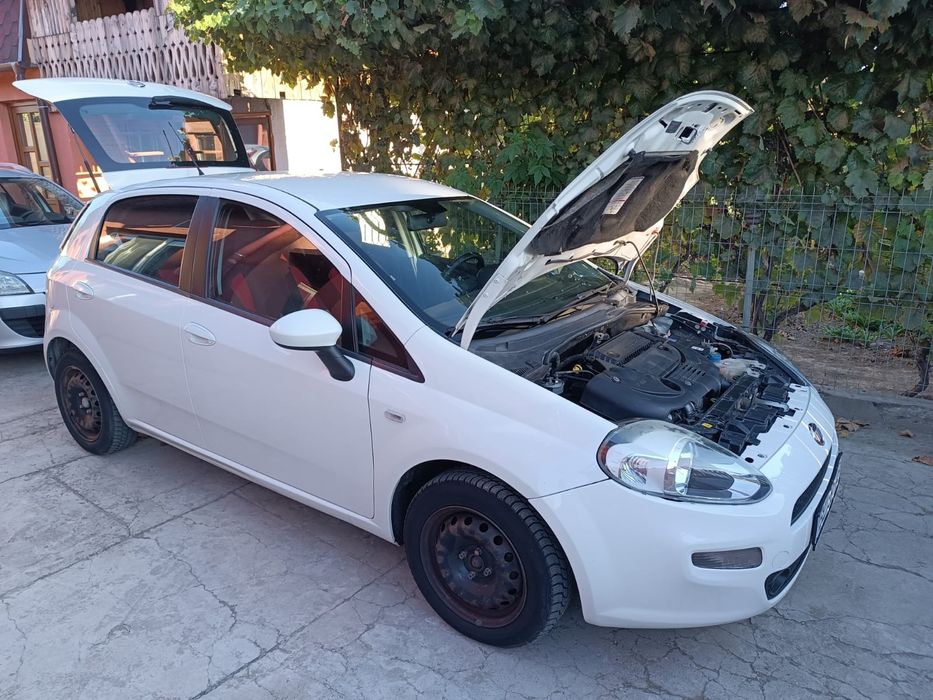 Vând fiat punto 2013
