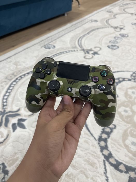 Продам Ps4 в отличном состояние