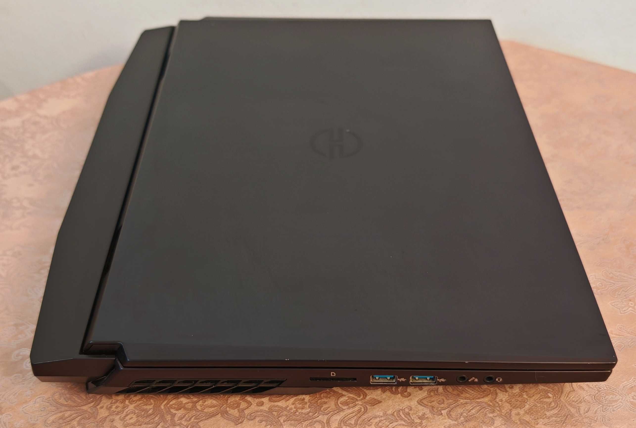 Core i7-10700K/RTX 2080 8GB/17.3 144Hz G-SYNC/16 RAM/512 SSD/Clevo XMG