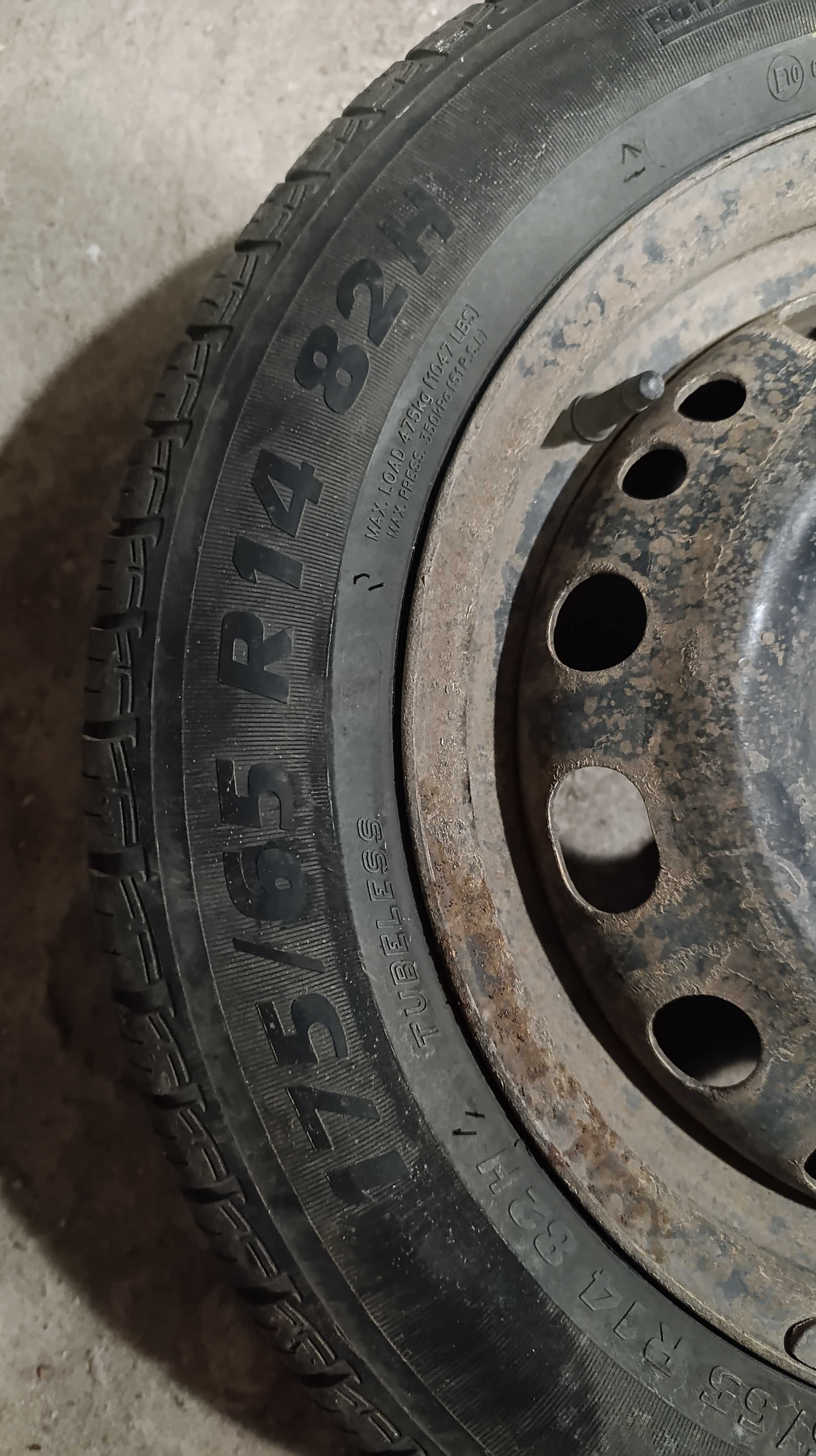 Железни Джанти + Гуми летни 175/65 R14 4 броя