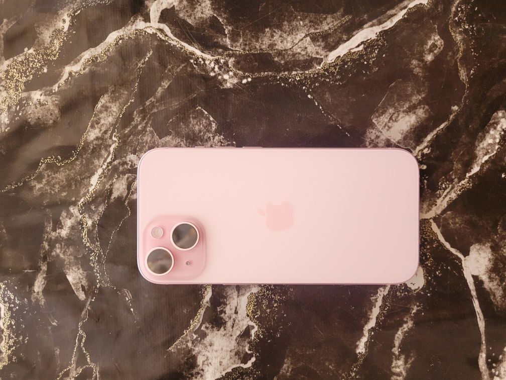 Vând iPhone 15 128 GB