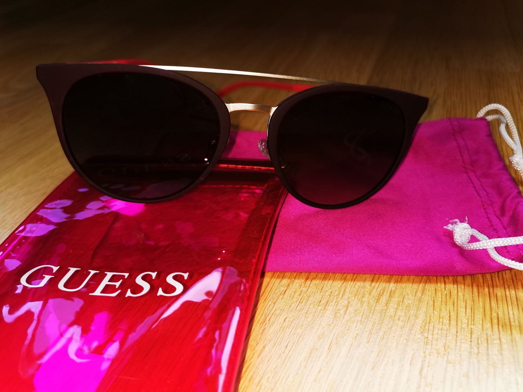 Слънчеви очила Guess