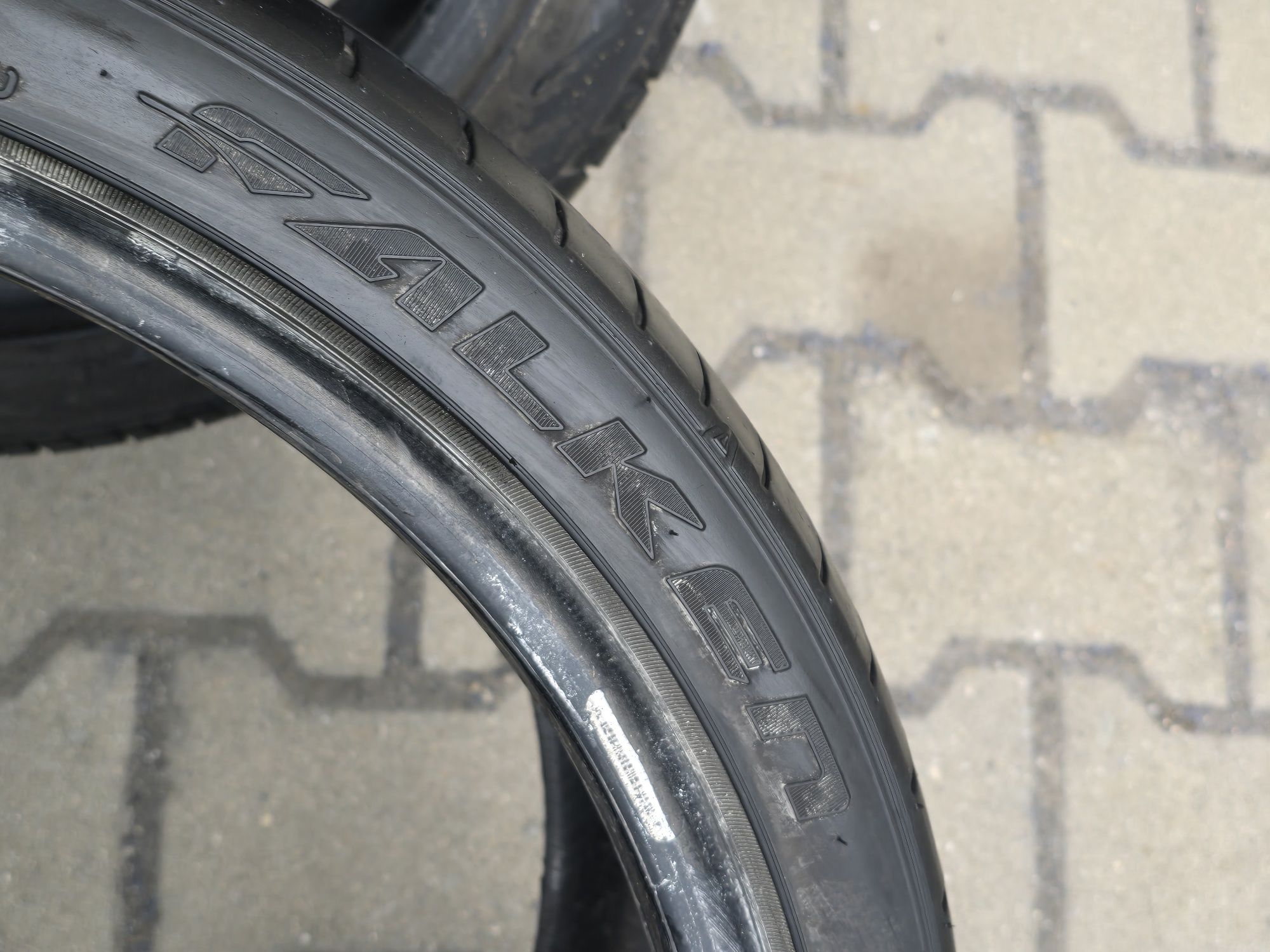 245 35 20 Falken