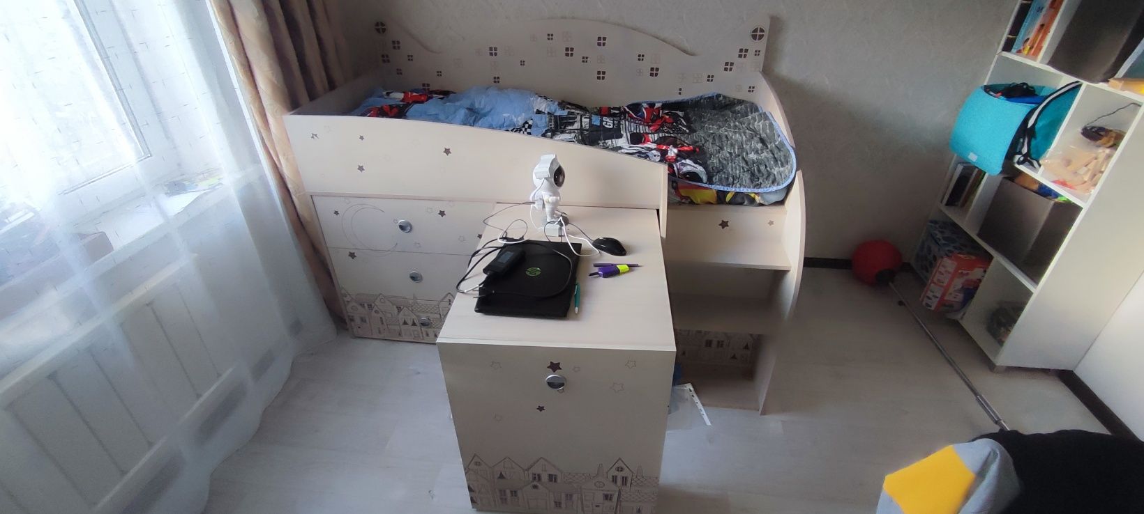 Детская кровать трансформер (стол, шкаф, кровать, матрас)