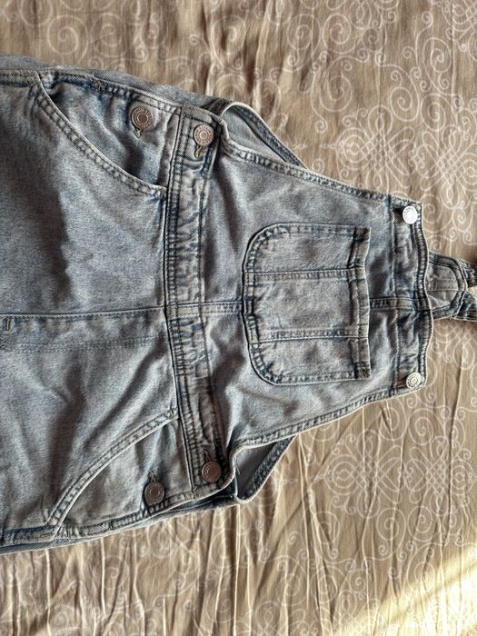 Продавам гащеризон за момиче