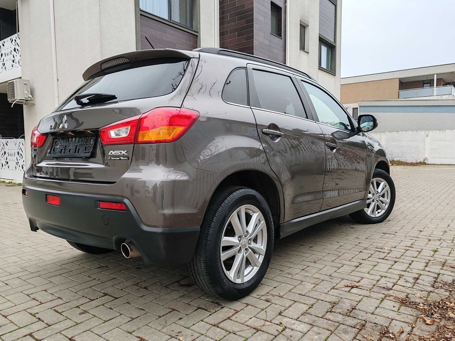 Mitshubishi ASX 1.8DiEuro5NaviPieleXenonPanoramicCmrMasalierInczScaune