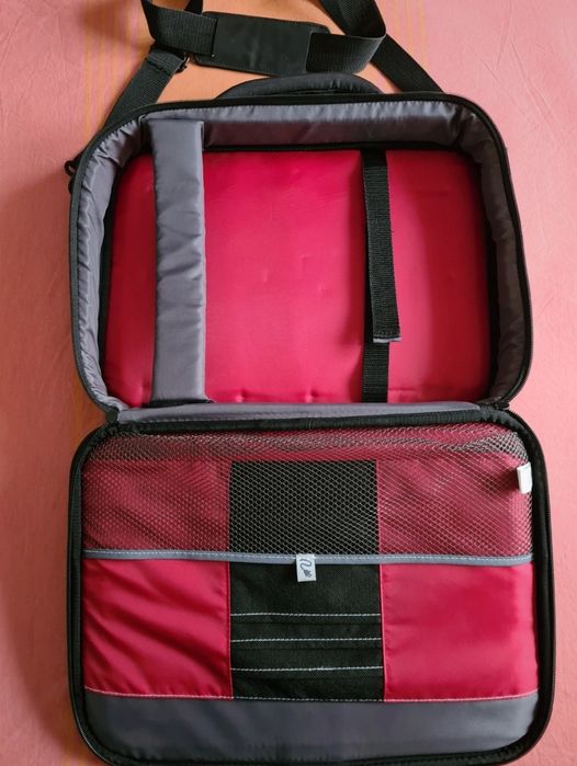 Geanta laptop Case Logic