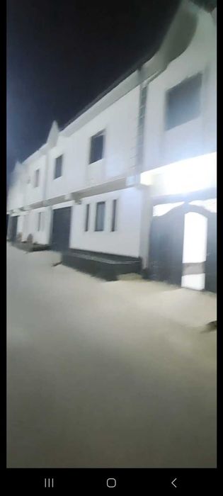 Юнусобод Сабзавода уй сотилади. 2 каватли 5 хона 1 ошхона евро ремонт.