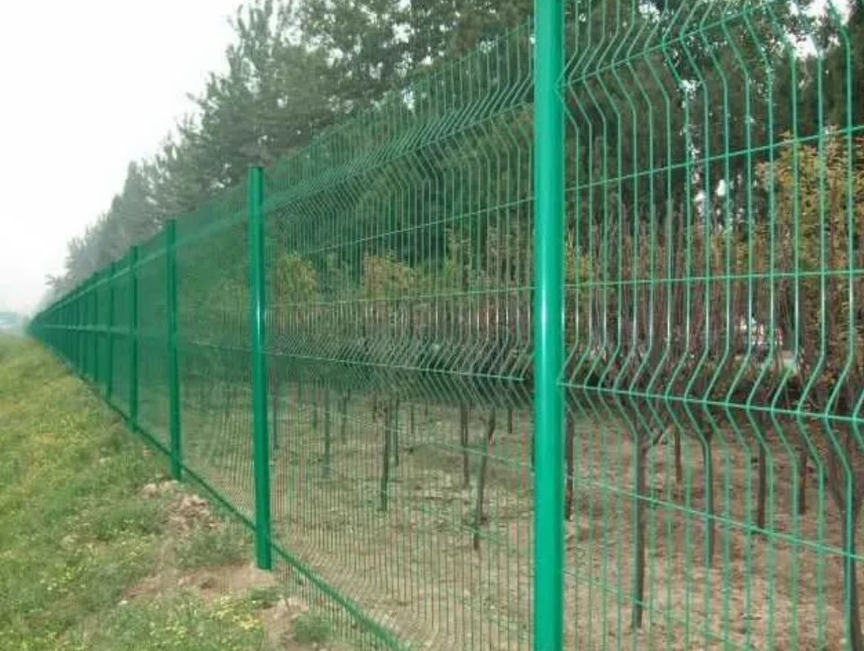 Gard și stalpi plasa bordurata