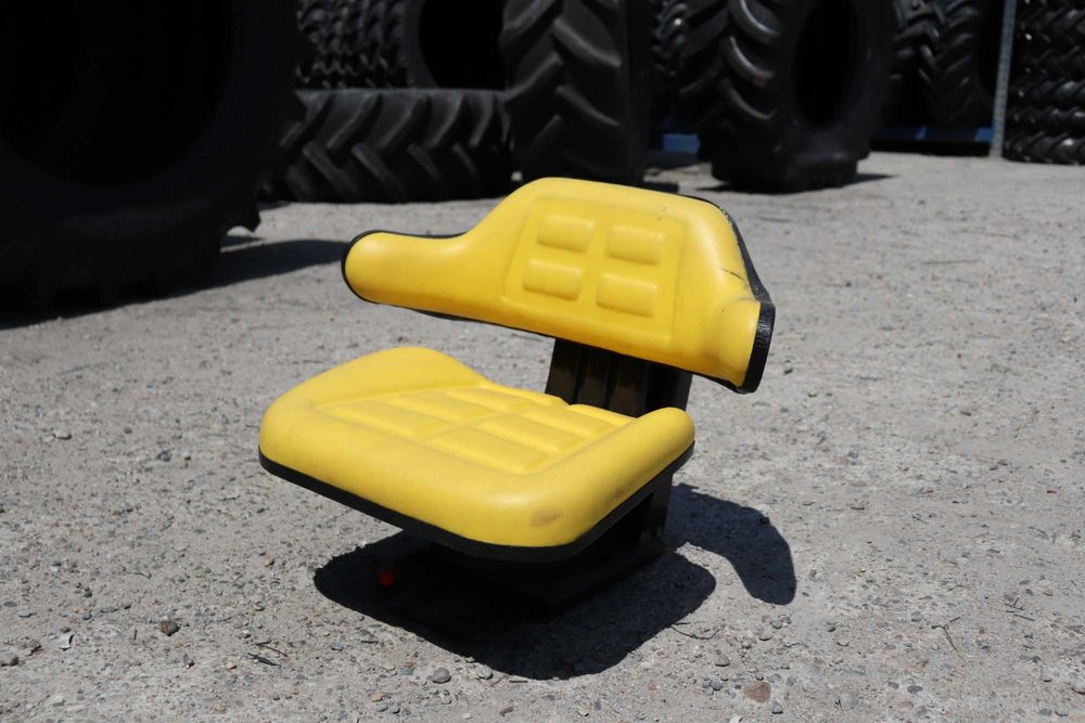 Scaun Galben Universal triplu reglaj si amortizor pentru Tractor U445