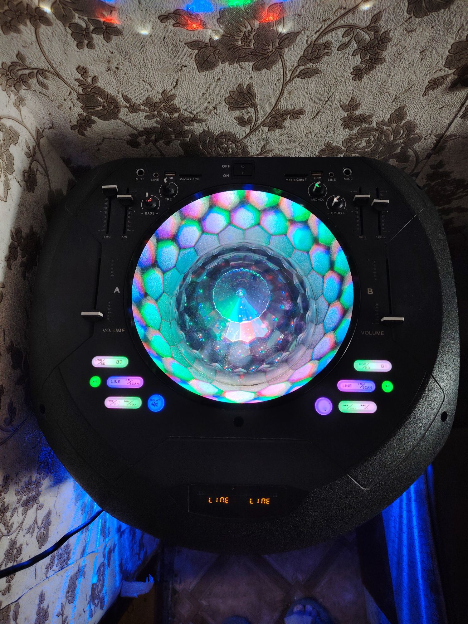 Продам колонку DEXP V870