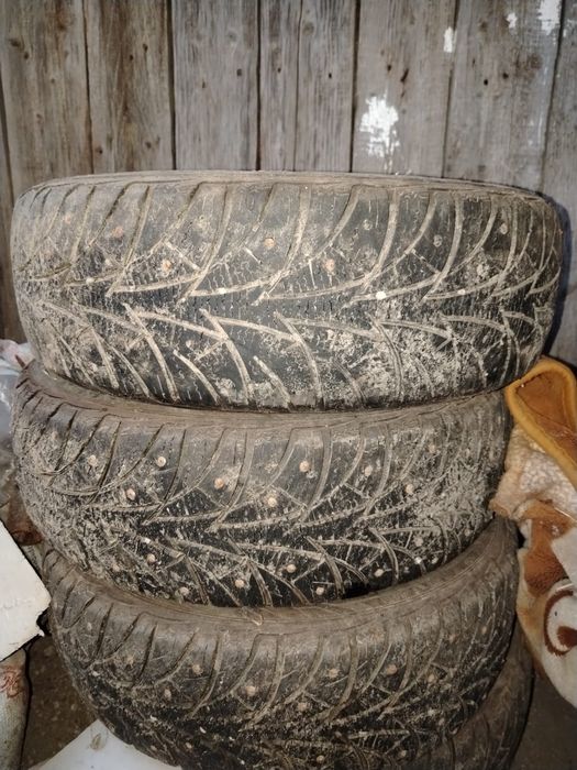 Продам зимнюю резину 185/65/14