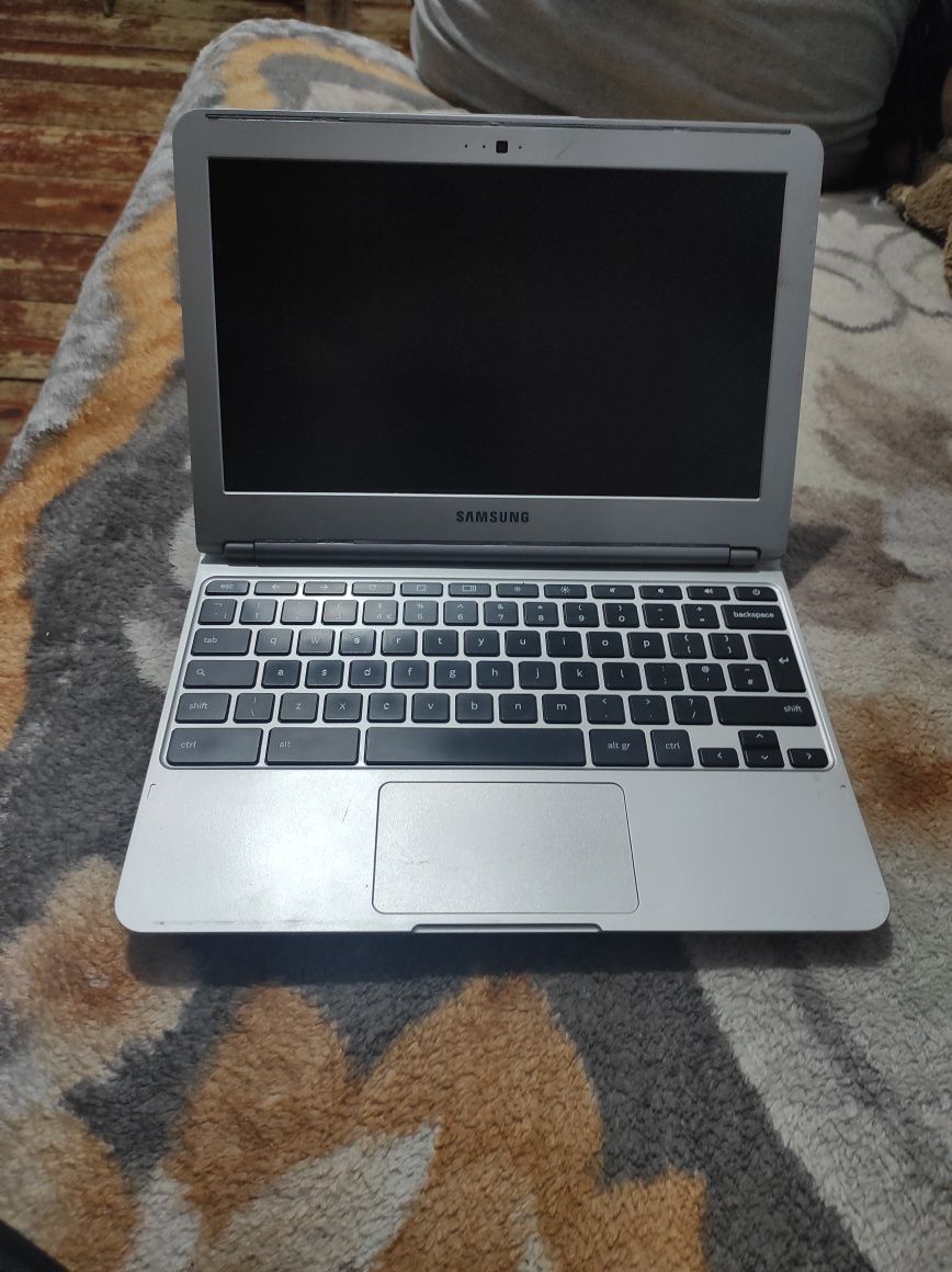 Vând laptop Samsung chrombook